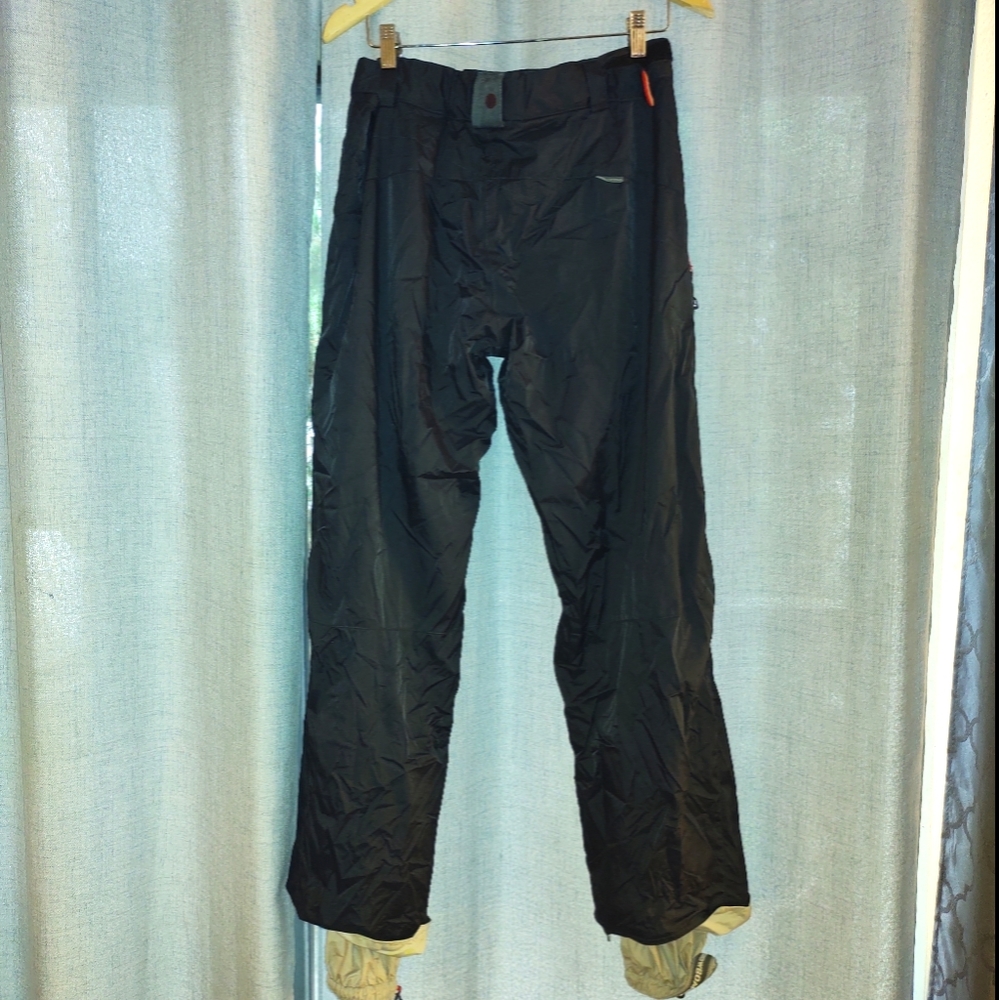 Snowboarding pants